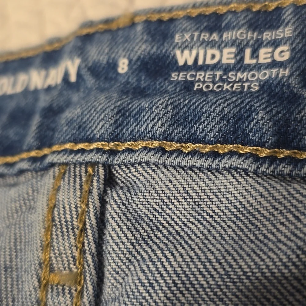 Old Navy Wide Leg Jeans - Picture 5 of 17